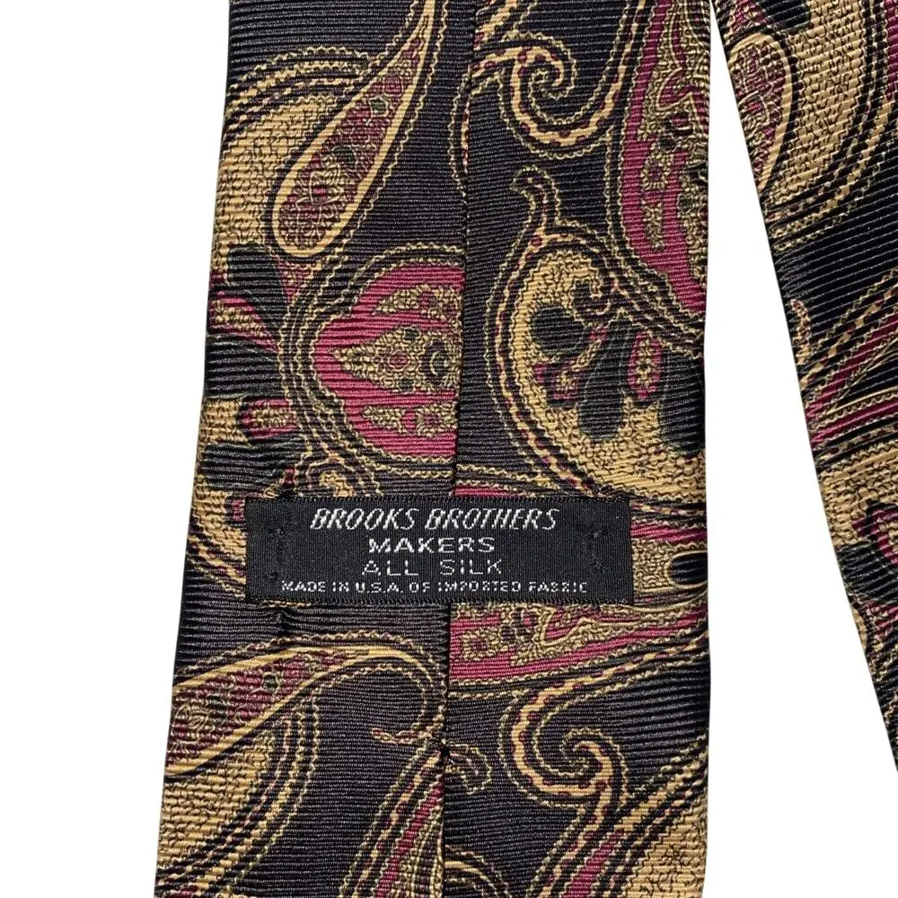Brooks Brother Mens Tie Black Paisley Pattern all over Silk Classic Business